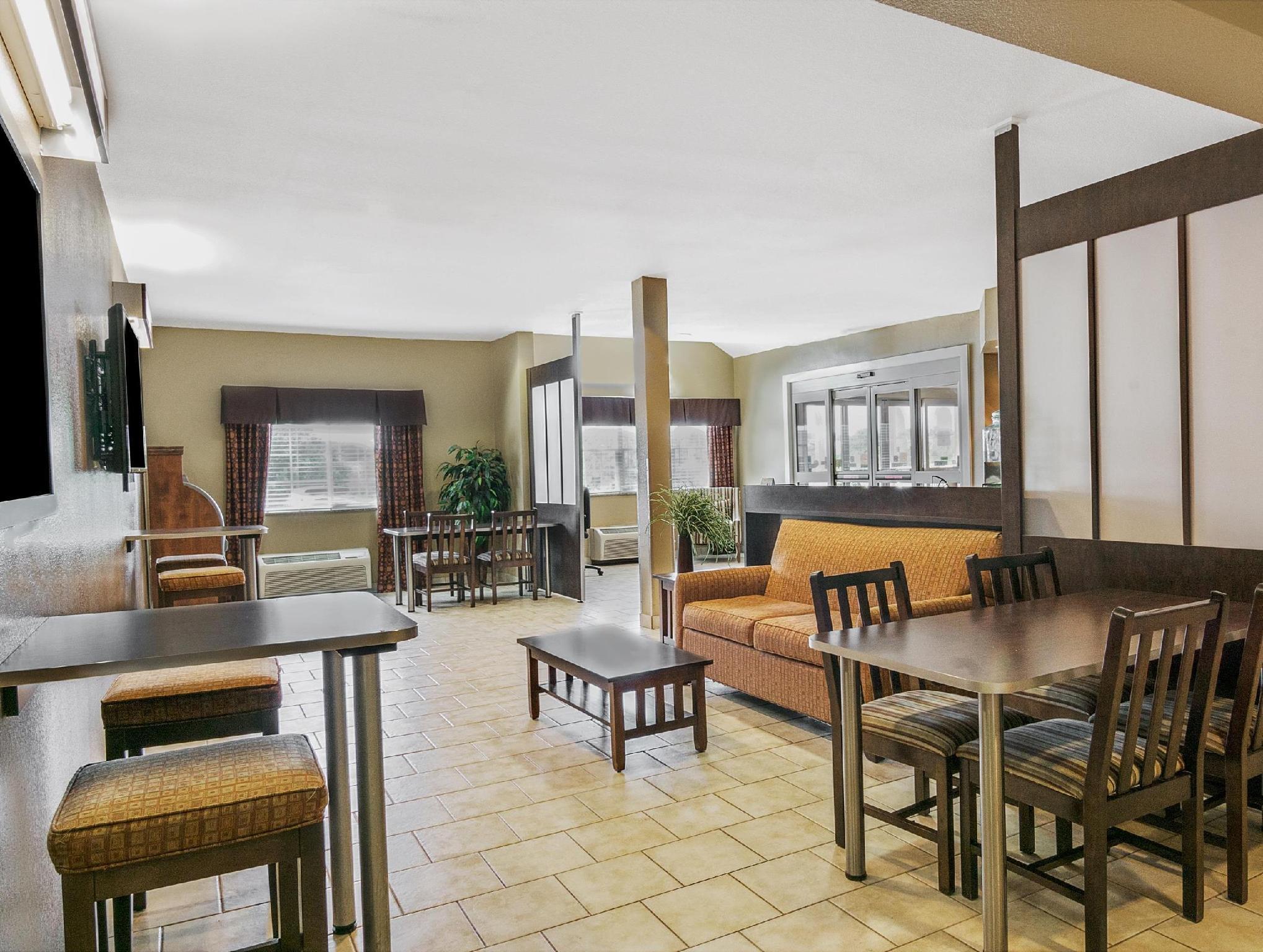 Microtel Inn & Suites By Wyndham Austin Airport Exterior photo