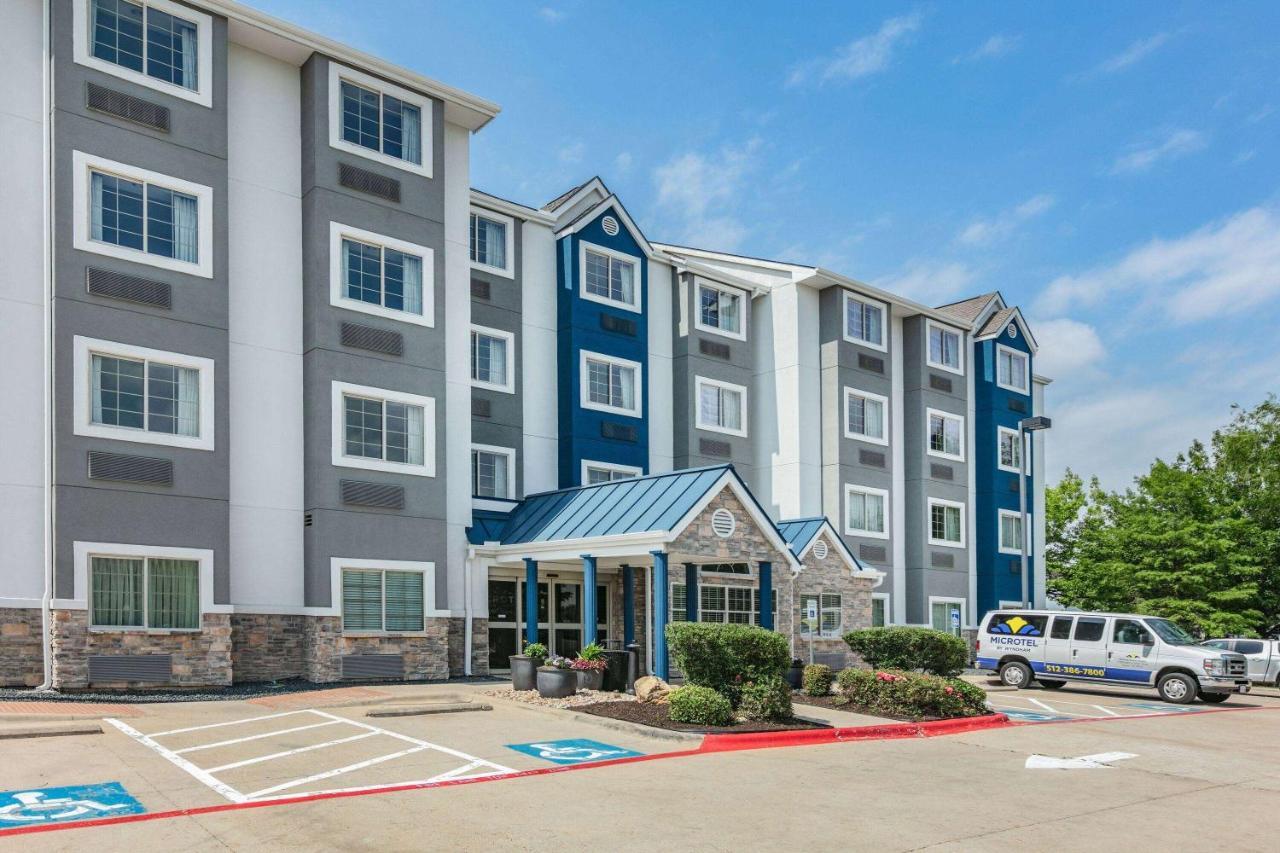 Microtel Inn & Suites By Wyndham Austin Airport Exterior photo
